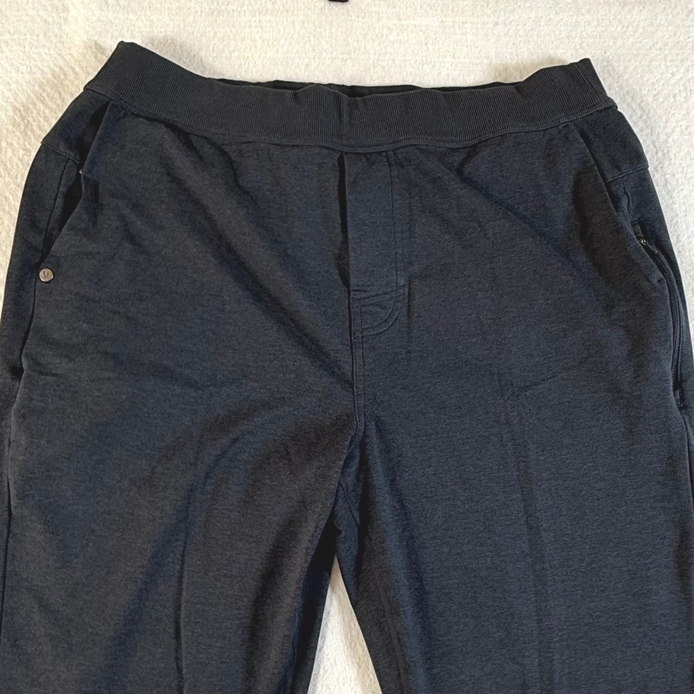 Vuori Sunday Performance Joggers Mens Large V435 Tapered Activewear Dark Gray